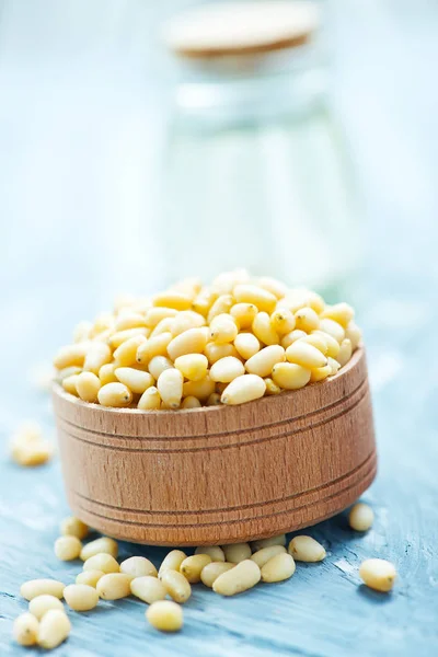 Cedar nuts in bowl — Stock Photo, Image