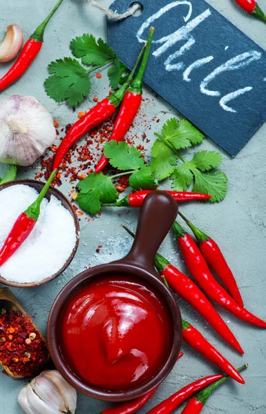 Chili szósz és aroma, fűszerek — Stock Fotó