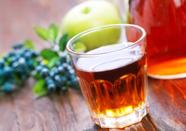 bardak taze meyve suyu