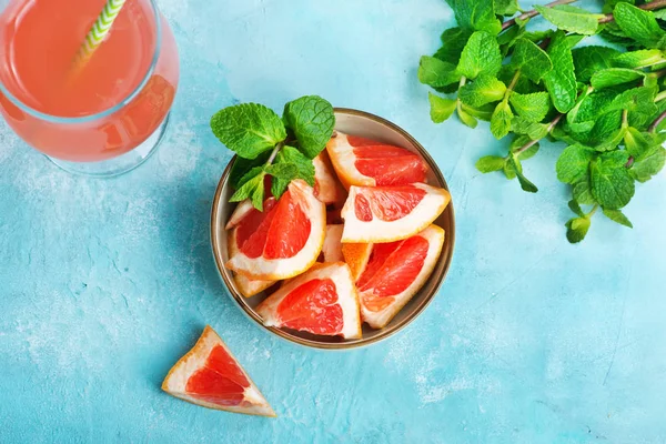 Saft und frische Grapefruit — Stockfoto
