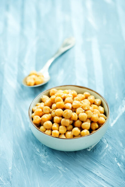 boiled chickpeas in bowl 