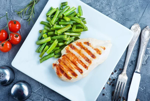 Chicken breast with beans — Stock Photo, Image