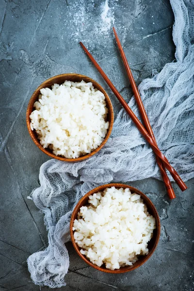 Arroz hervido en tazones — Foto de Stock