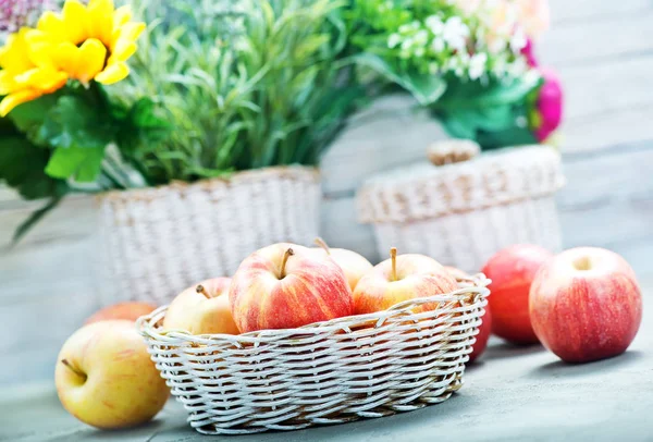 Manzanas frescas jugosas — Foto de Stock