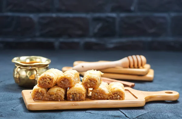 Rendelenmiş fındık ile baklava çöl — Stok fotoğraf