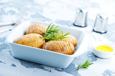 Biberiyeli fırında patates.