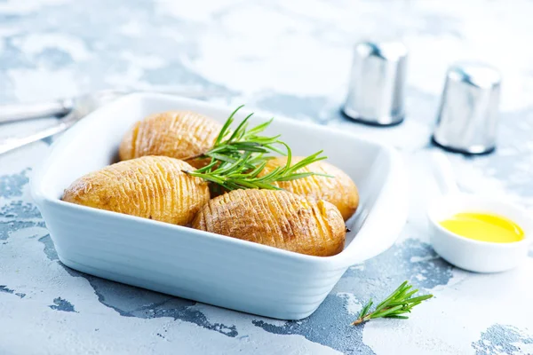 Biberiyeli fırında patates.