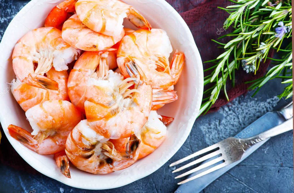 boiled shrimps in bowl