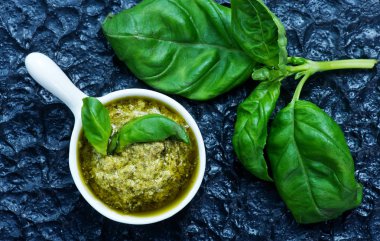 taze sosu pesto