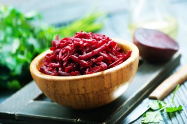 sulu taze pancar salatası