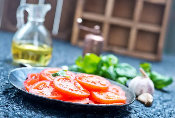 Sałatka z pomidorów z ziela — Zdjęcie stockowe