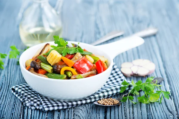 Mix vegetables in white bowl — Stock Photo, Image