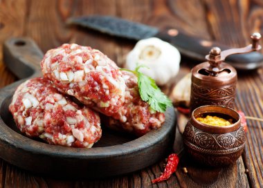 Kıyılmış et topları