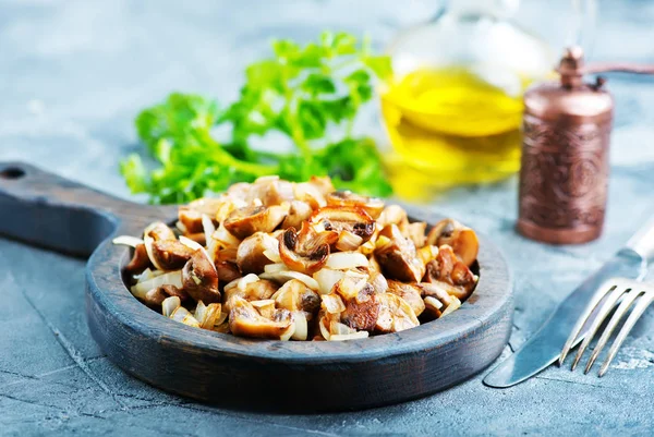 Fried mushrooms for dinner — Stock Photo, Image