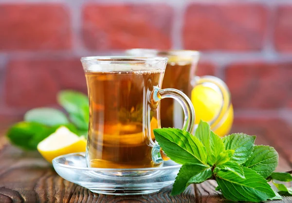 Limonlu çay bardak — Stok fotoğraf