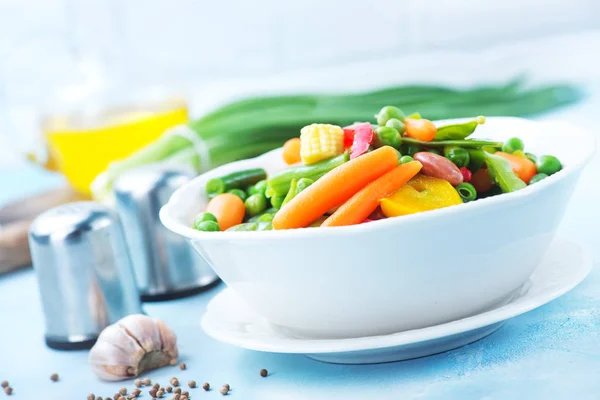 Gemischtes Gemüse in Schüssel — Stockfoto