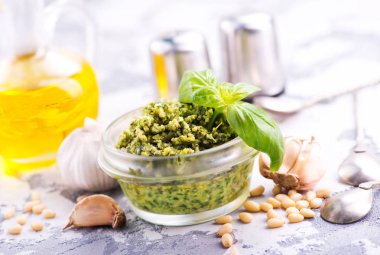 fesleğen pesto sos kase