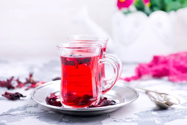 Chá de rosa fresco em copos de vidro — Fotografia de Stock