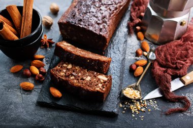 gemide ev yapımı çikolatalı kek