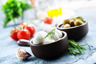 caprese salatası kase için malzemeler 
