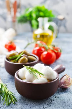 caprese salatası kase için malzemeler 
