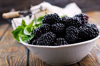 böğürtlen beyaz kase 