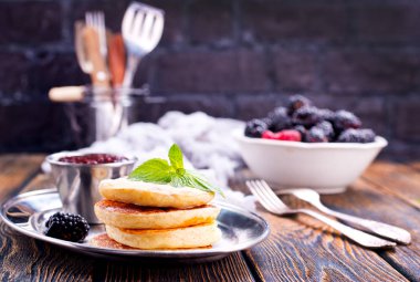 tatlı kek çilek ile 