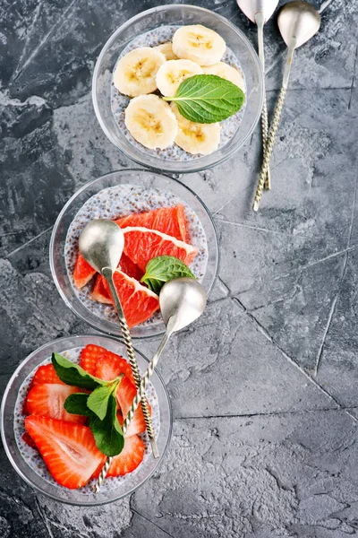 Budín de chía con frutas — Foto de Stock