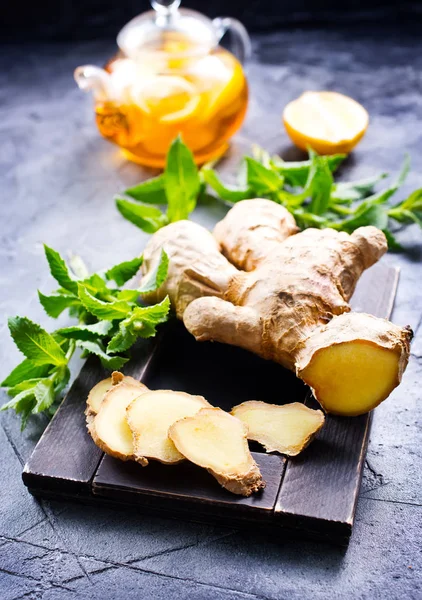 Ginger, mint and tea — Stock Photo, Image