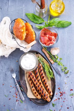 peynir ve baharat ile sosis