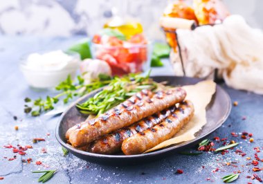 sosis tabakta otlar ile 