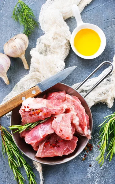 Carne crua com óleo — Fotografia de Stock