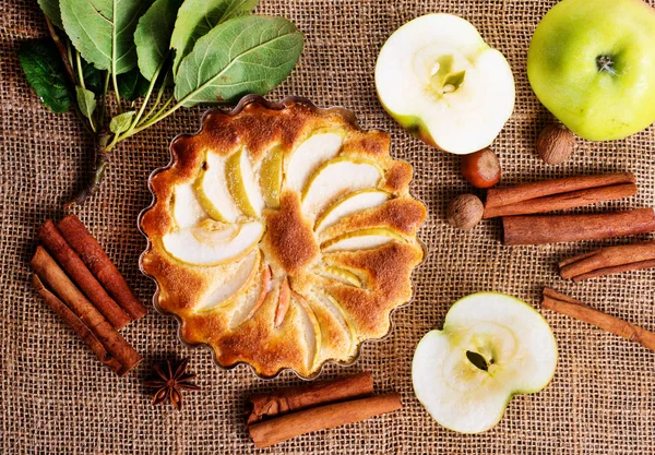 Tarta de manzana casera —  Fotos de Stock