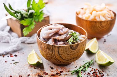 Tablo taze deniz ürünleri