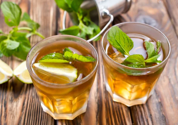 Drink with lemon and mint — Stock Photo, Image
