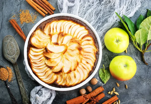 Tarta de manzana con canela —  Fotos de Stock