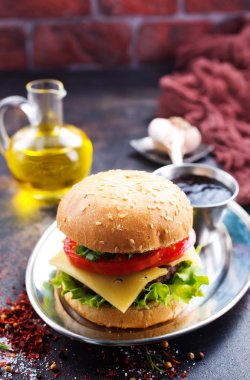 Burger pirzola ve peynir 