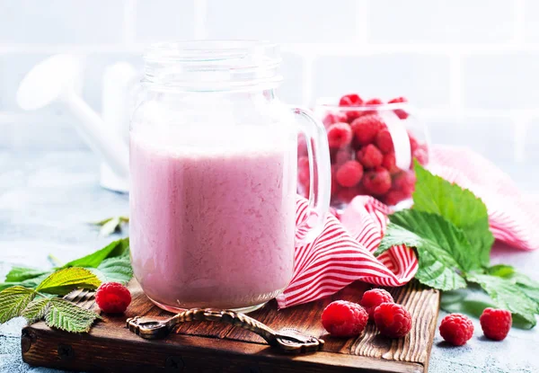 Smoothie framboise en verre — Photo