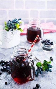 Taze yabanmersini içki