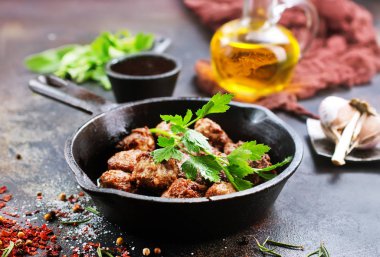 tavada kızarmış köfte