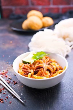 karides ile kızarmış spaghetty