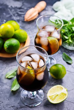 alkol içki ile taze nane