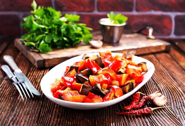 Fried eggplant with vegetables — Stock Photo, Image