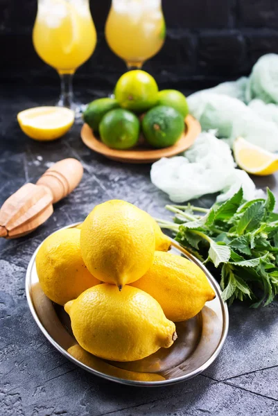 Primo piano degli ingredienti per la limonata — Foto Stock