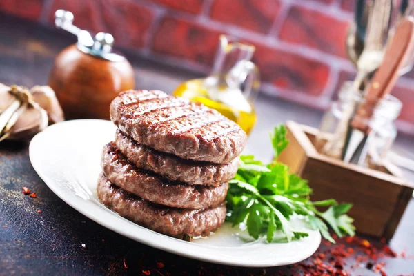 Hamburger için kızarmış pirzola