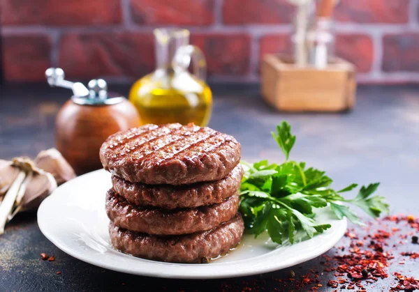 Hamburger için kızarmış pirzola