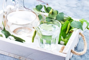 Huş ağacı suyu