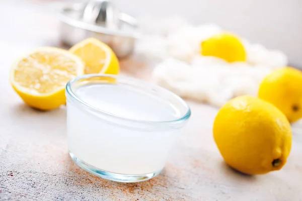 玻璃柠檬汁 — 图库照片