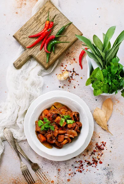 Gebratene Champignons mit Gemüse — Stockfoto