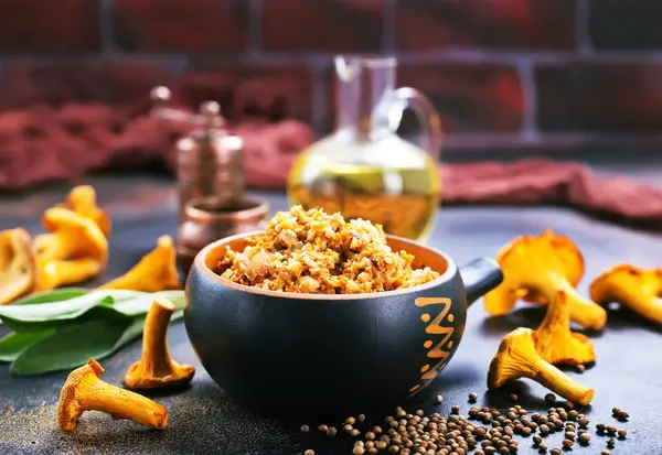 Soğanlı mantar havyar